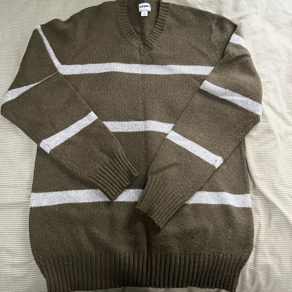 Old Navy Green and White V-Neck Sweater
